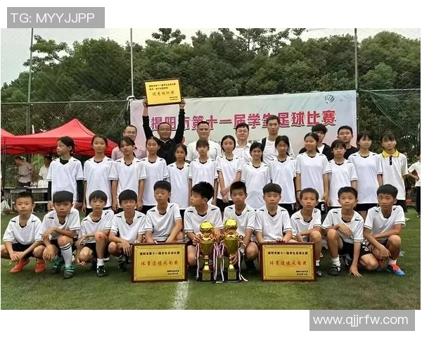 赛后分析：上海足球队与广州足球队的团队协作表现及其影响因素探讨