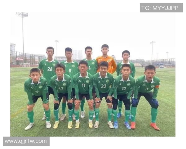 杭州足球队在总决赛积分榜上以64分稳居第一名展现强劲实力